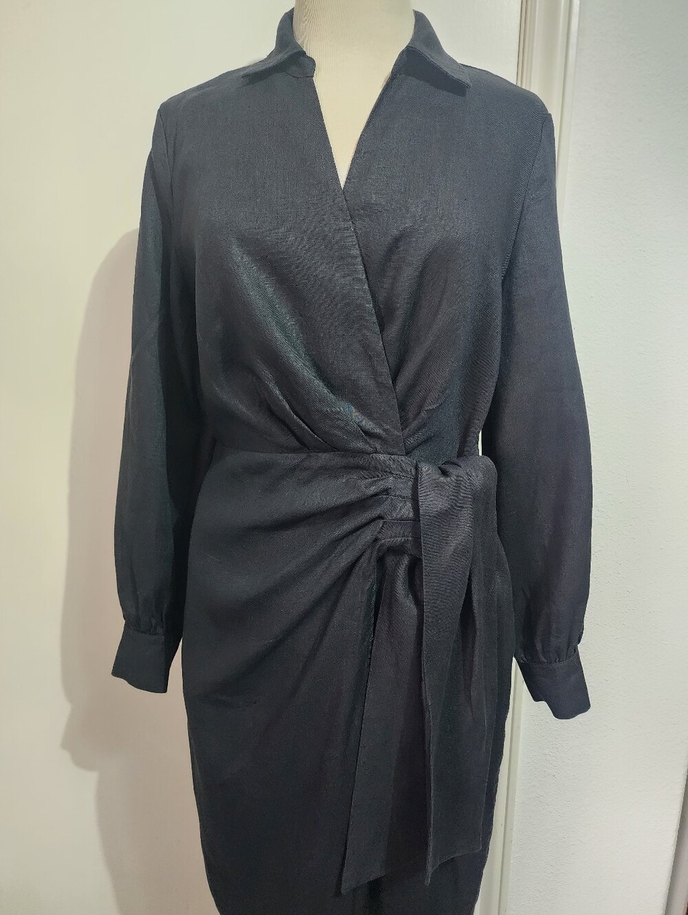 Magaschoni Black Linen Wrap Long Dress Tie Waist Long Sleeve Size 10 - Picture 3 of 12